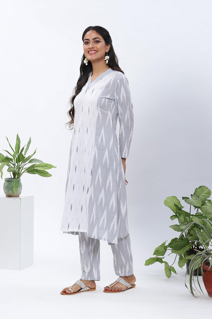 Shravani Grey and White Ikkat Kurta Set