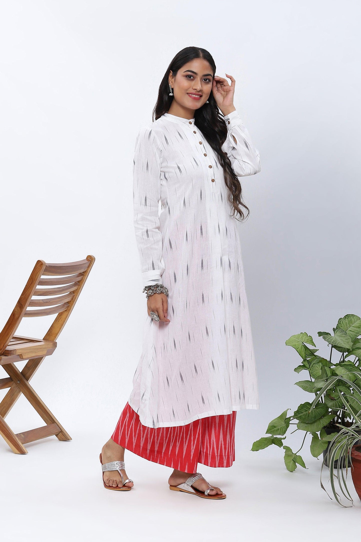 Shravani White Ikkat Contrast Kurta set