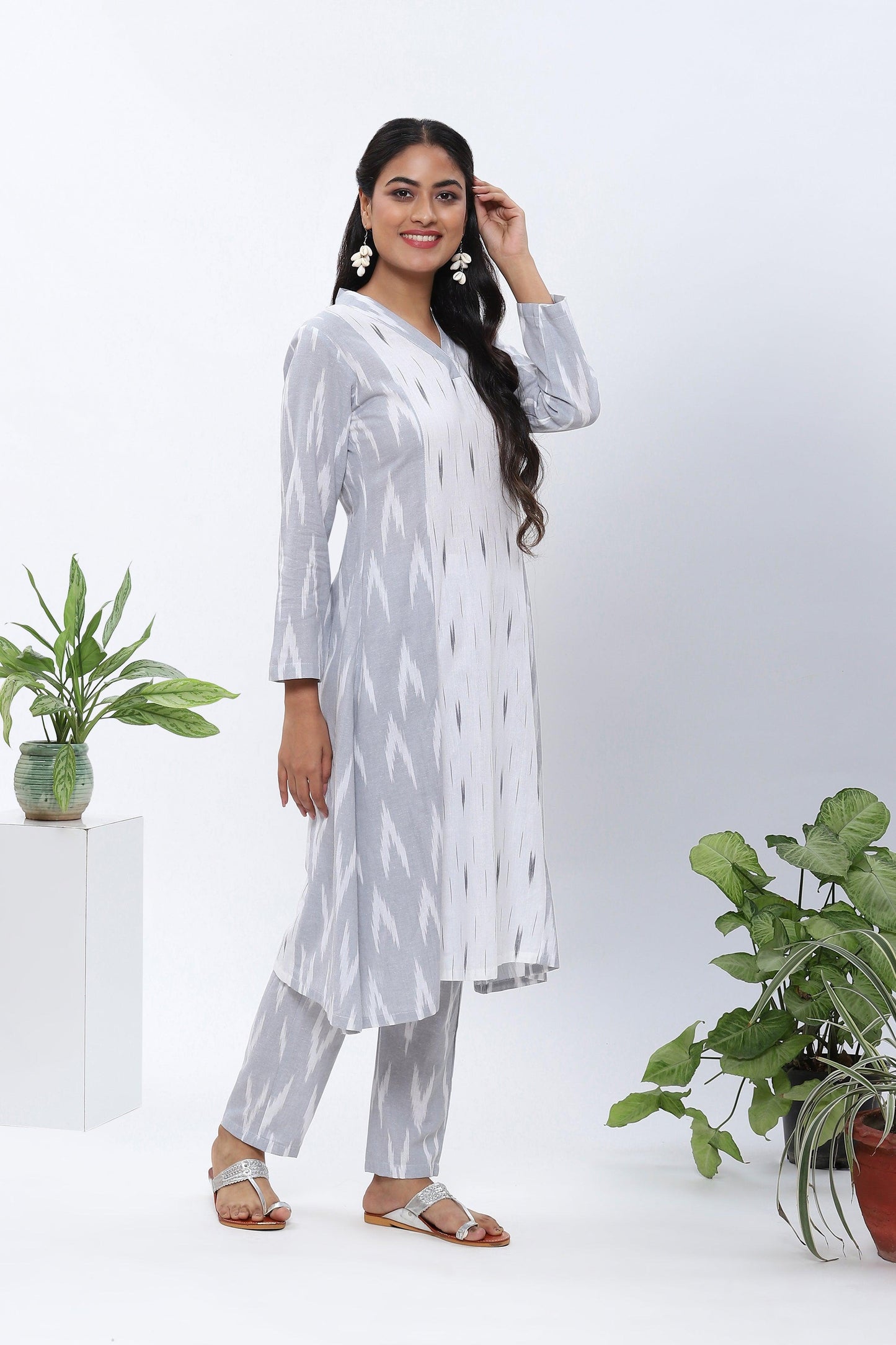 Shravani Grey and White Ikkat Kurta Set