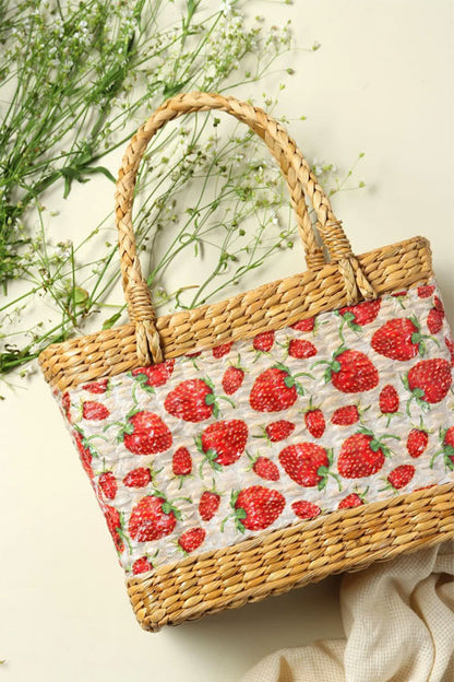 kauna-grass-strawberry-shopping-basket-1