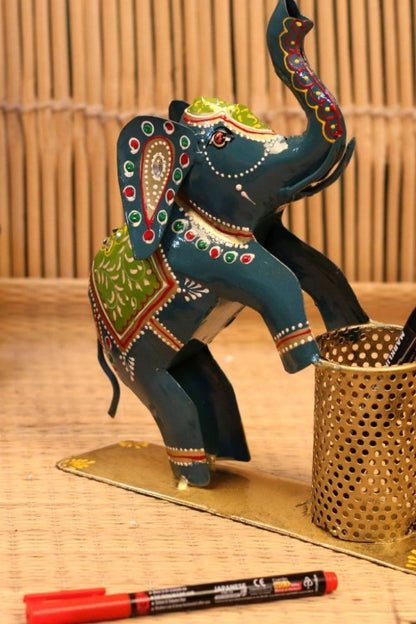 iron-painted-elephant-pen-stand-2