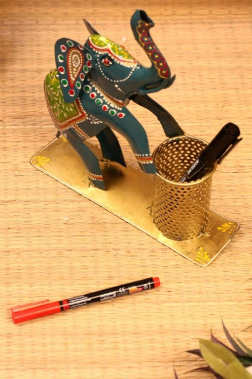 iron-painted-elephant-pen-stand-3