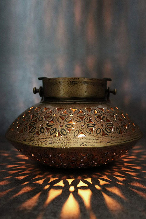 iron-antique-degchi-(cap)-style-for-dhoop-holder-and-candle-light-1