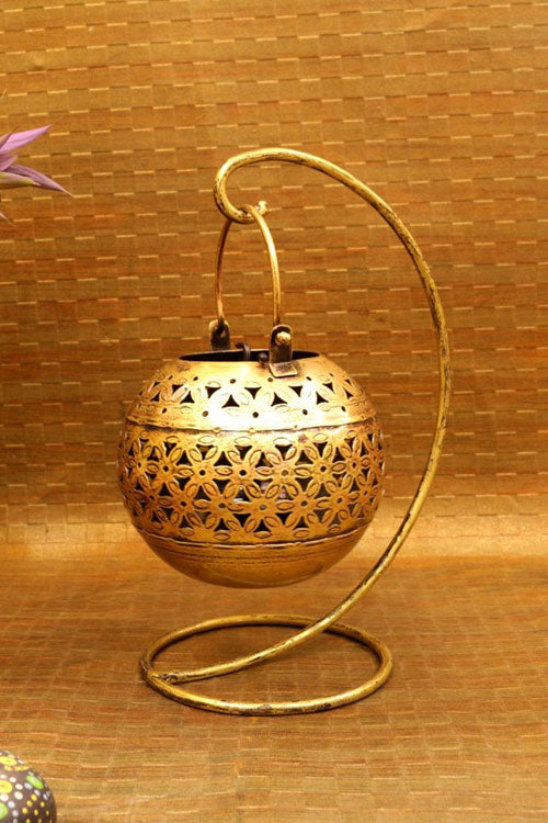 iron-painted-stand-with-round-tea-light-1