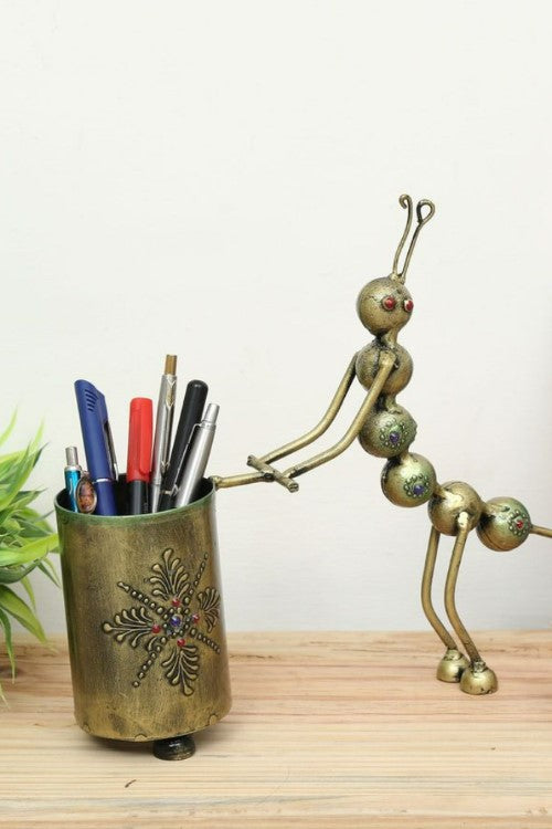 gold-wrought-iron-animal-figurine-penstand-1