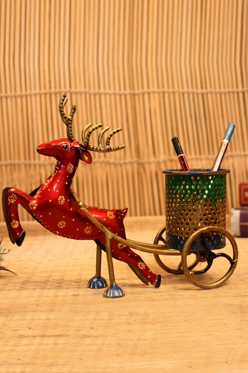 iron-printed-deer-pen-stand-2