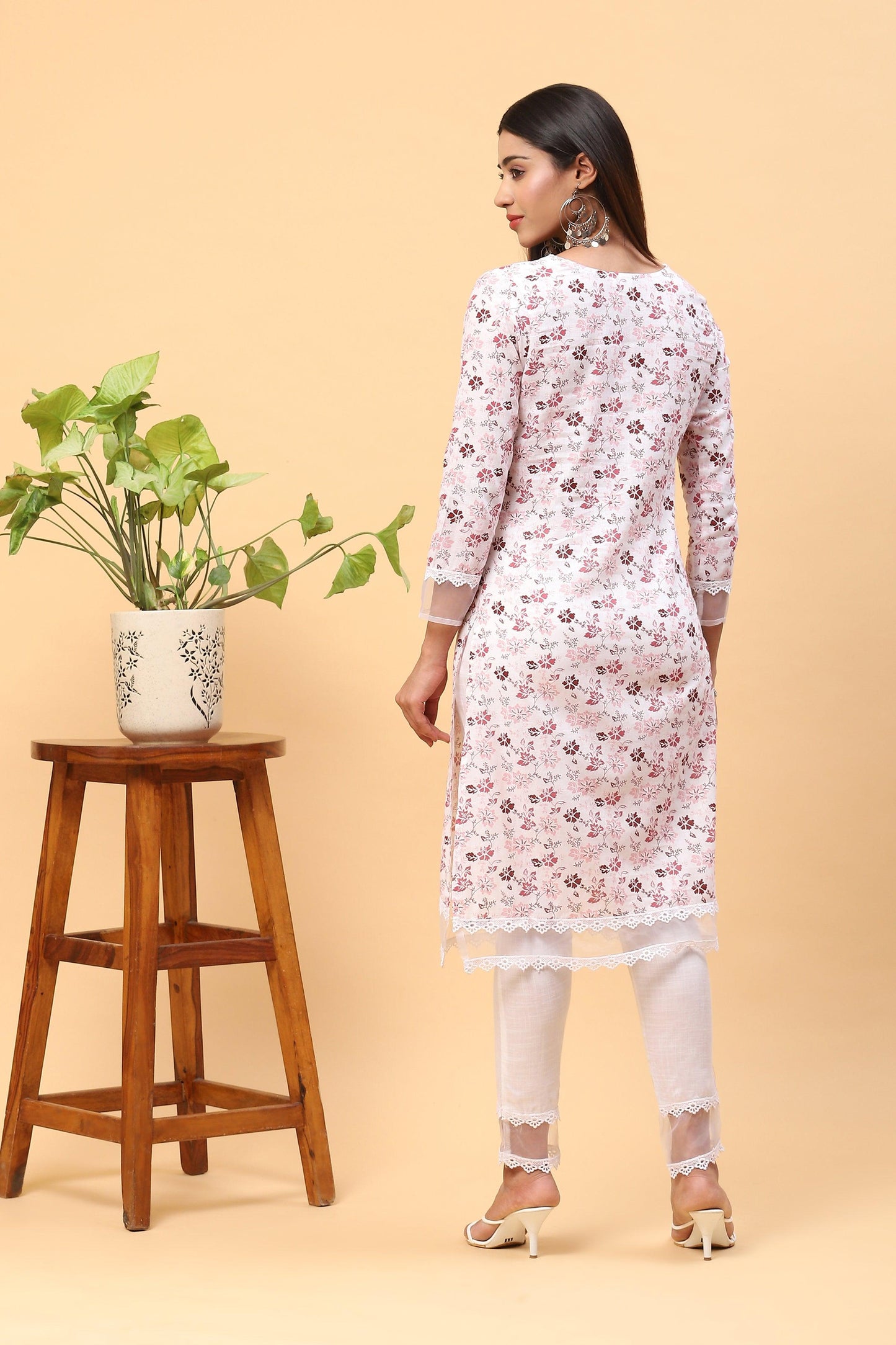 Pihu Optic White Floral Kurta Set