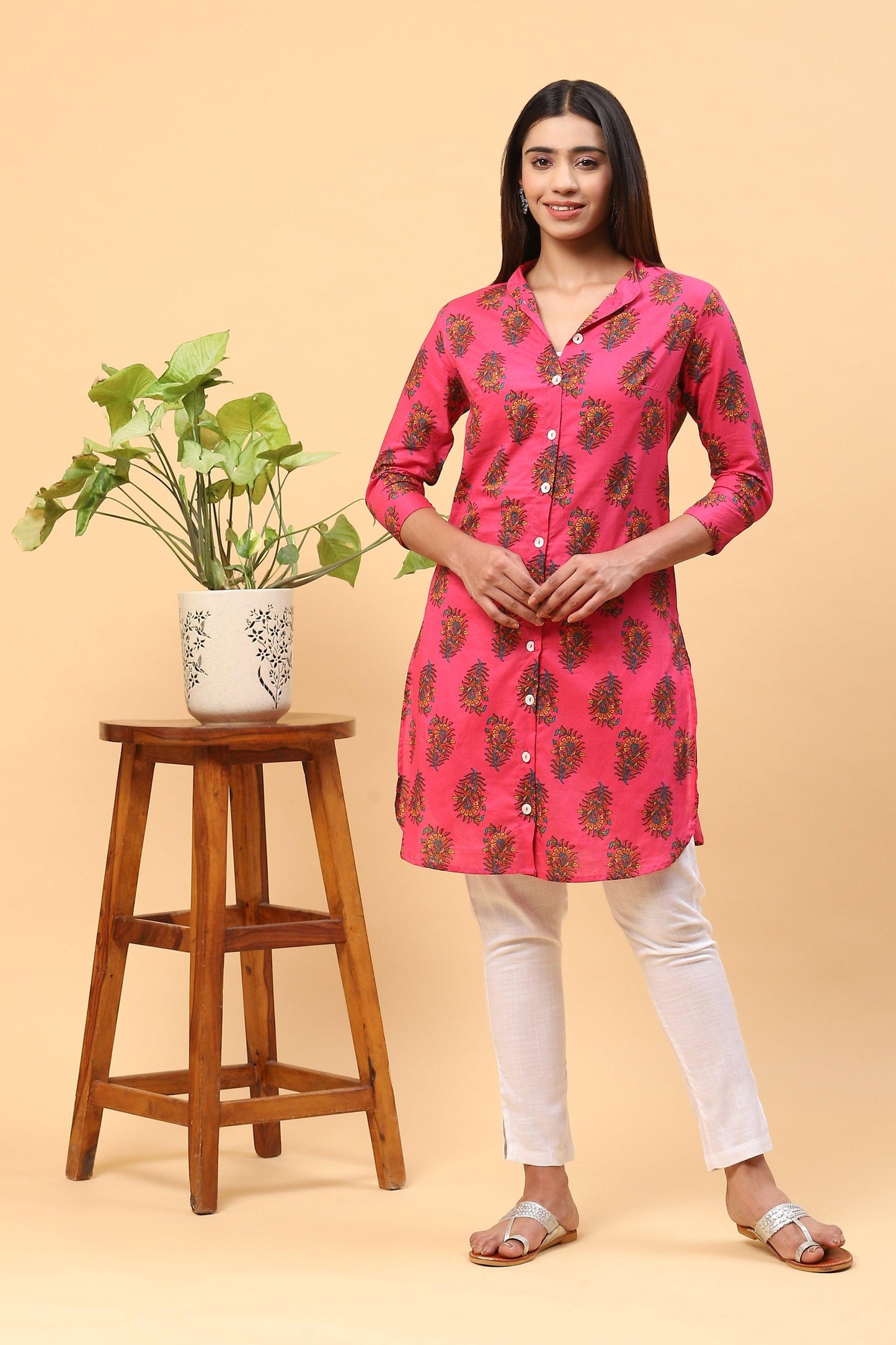 Pihu Floral Magenta Collared Kurta set