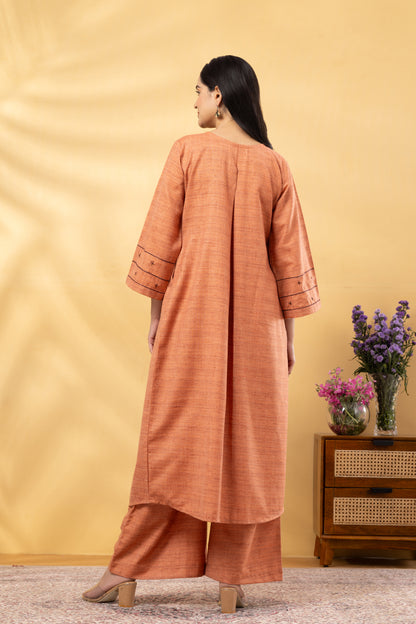 Saadgi Peach Pie V-Neck Kurta Set