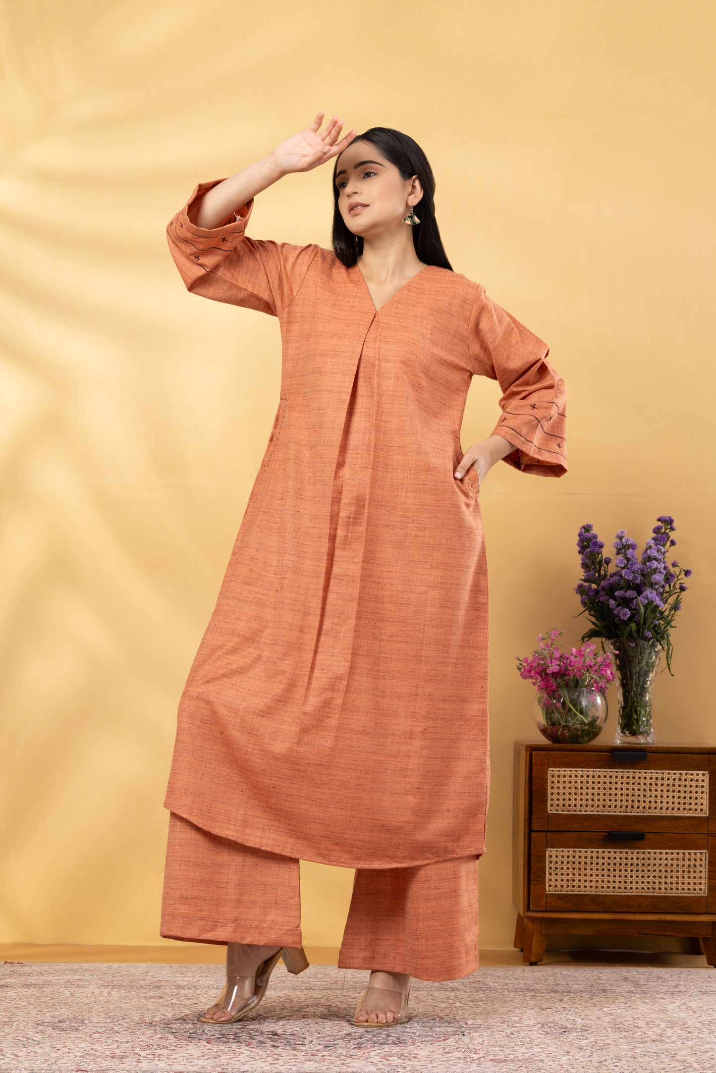 Saadgi Peach Pie V-Neck Kurta Set