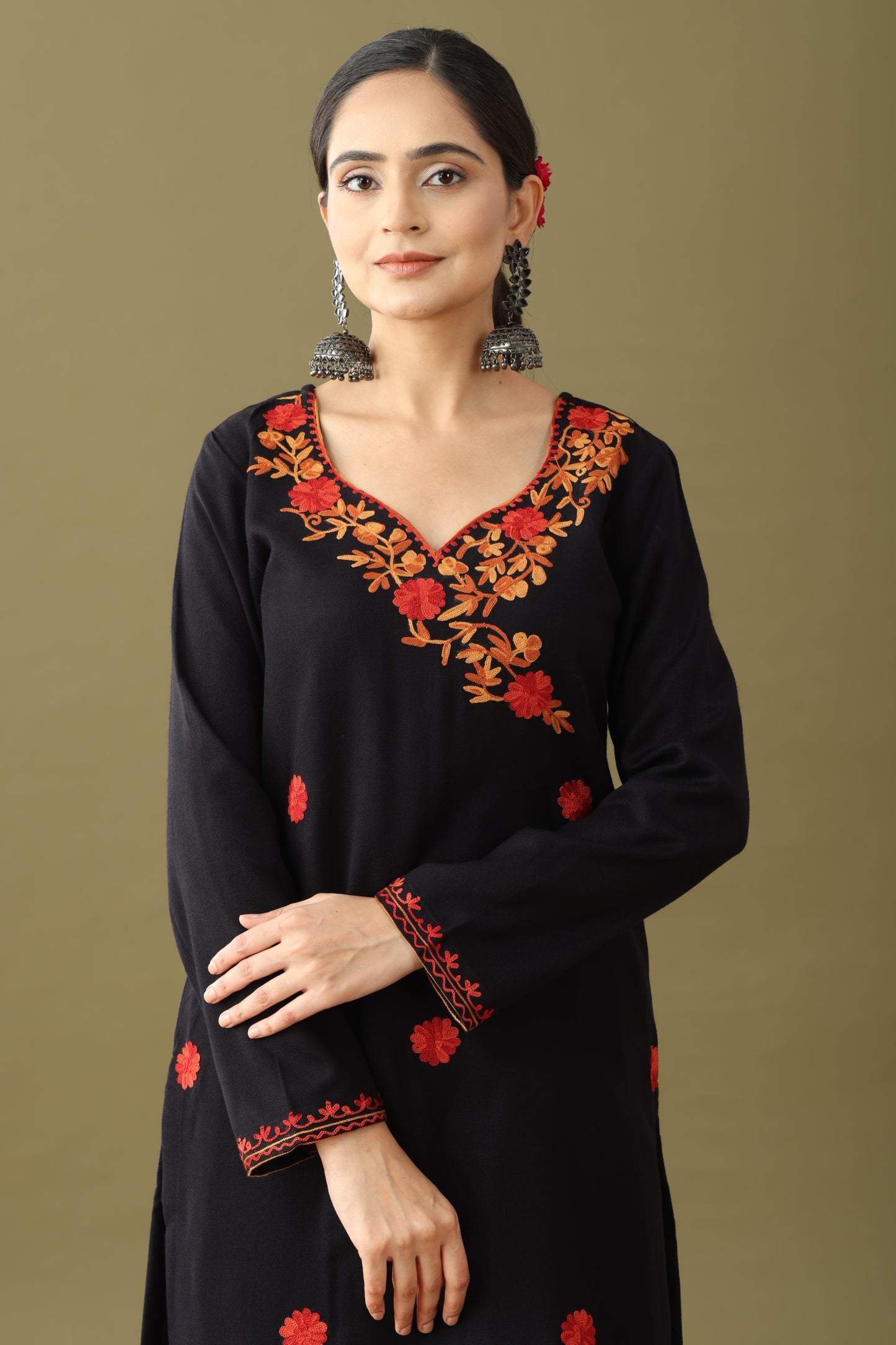 Utsaah Black Aari Embroidery Kurta Set